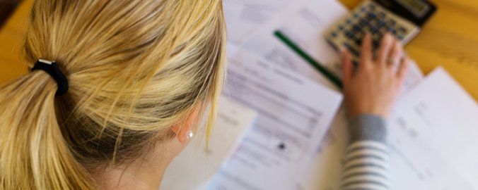 Métodos para ahorrar comparando luz y gas