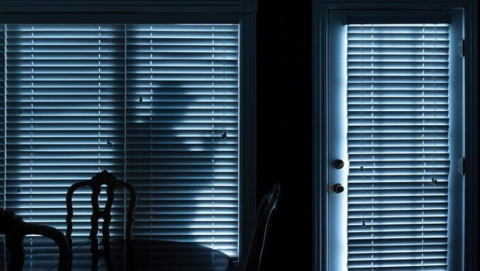 Cómo saber si mi vivienda está siendo vigilada por ladrones