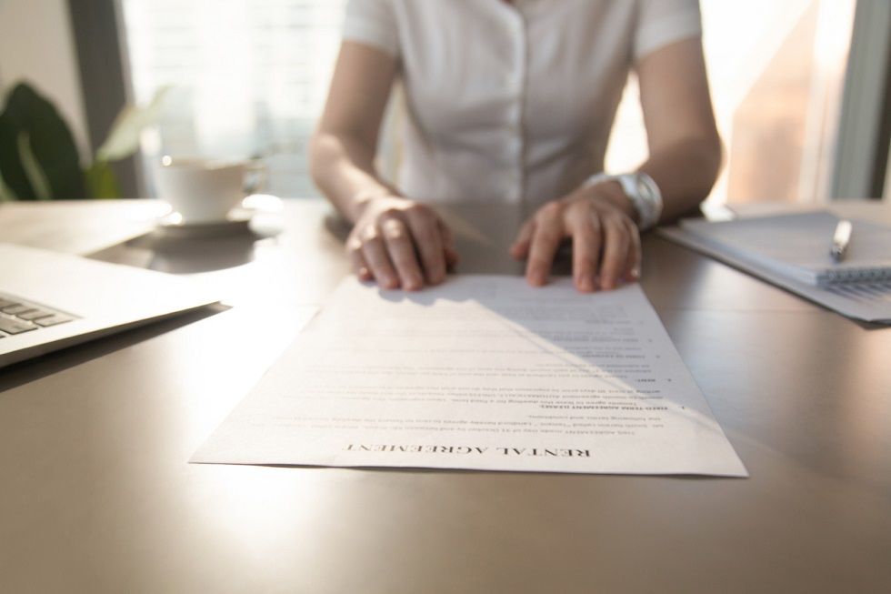 He alquilado mi piso ¿qué me cubre el seguro? - Fotocasa Life - Alquiler, Alquiler de viviendas, Consejos para alquilar una vivienda, Inquilinos, Obligaciones inquilino - Alquiler - He alquilado mi piso, ¿qué me cubre el seguro? Si el inmueble sufre daños y desperfectos, quién tendrá que asumir los gastos.