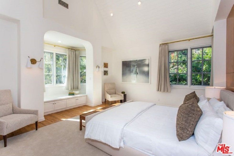 Así es la nueva casa de Leonardo DiCaprio en Los Ángeles - Fotocasa Life - Casas de famosos, famosos - Curiosidades - Leonardo DiCaprio acaba de adquirir una casa impresionante en Los Ángeles. Antes había pertenecido al artista Moby. ¿Quieres ver cómo es por dentro?