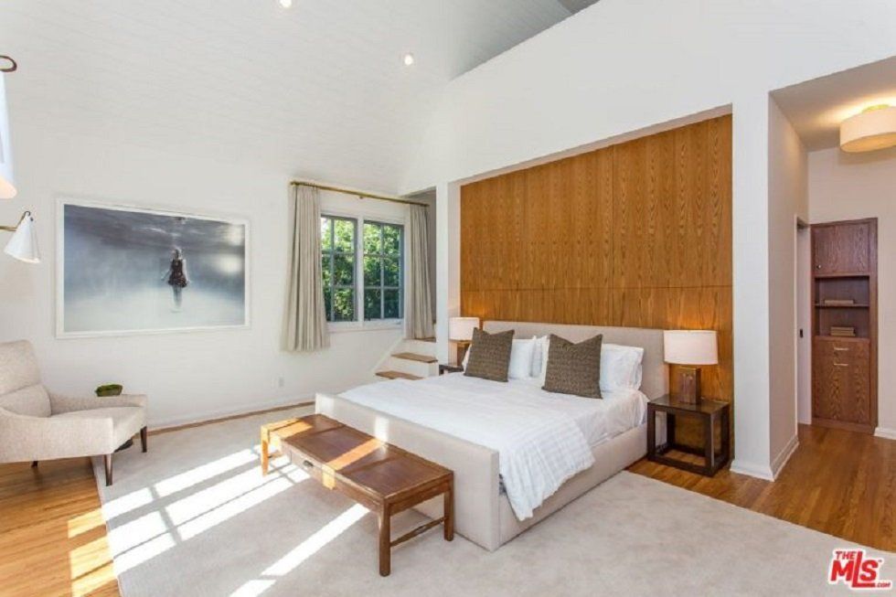 Así es la nueva casa de Leonardo DiCaprio en Los Ángeles - Fotocasa Life - Casas de famosos, famosos - Curiosidades - Leonardo DiCaprio acaba de adquirir una casa impresionante en Los Ángeles. Antes había pertenecido al artista Moby. ¿Quieres ver cómo es por dentro?