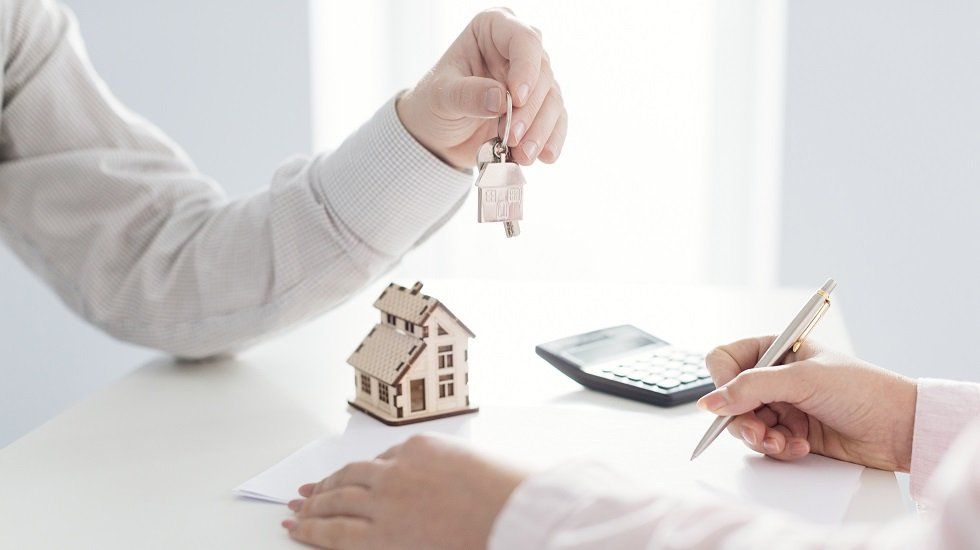 ¿Puede obligarte el banco a contratar seguros con la hipoteca?