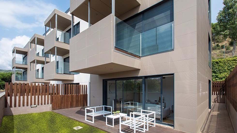 Competencia avala a Sareb para la construcción de 17.000 viviendas en España a través de su nueva promotora