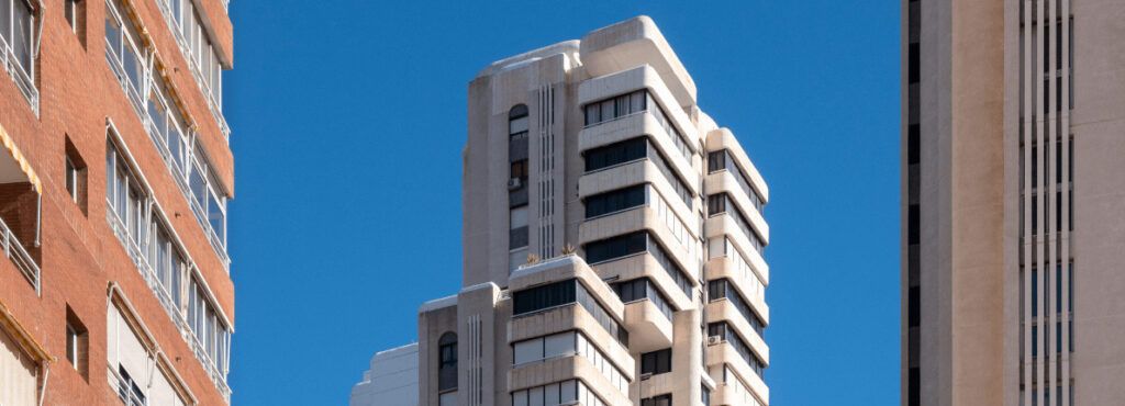 Los españoles deben dedicar 6,2 años de salario íntegro para pagar la compra de una vivienda