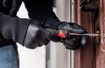 ¿Cómo evitar robos en casa estas navidades si nos vamos fuera?
