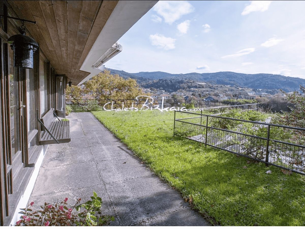 chalet película Cinco Lobitos