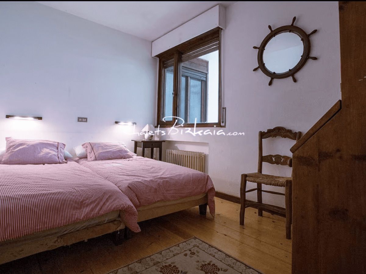 chalet película Cinco Lobitos