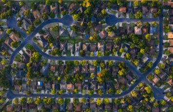 Comprar casa en un barrio que no conoces: ¿qué tener en cuenta?