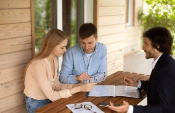 ¿Cómo funciona el aval de una hipoteca? ¿Tengo que pagar por él?