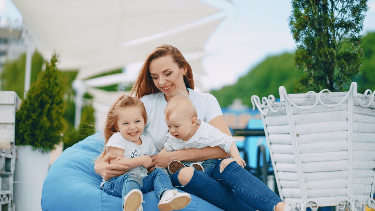 Mujer, de 40 años y que vive con su pareja e hijos, el perfil de la compradora de vivienda con hipoteca