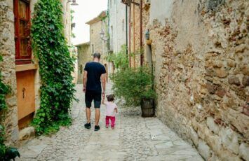 Lo mejor de los dos mundos: pueblos a menos de 15 minutos de una ciudad