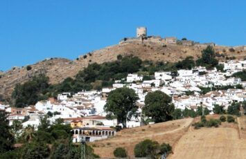 Jimena de la Frontera: vivir entre la historia y la naturaleza