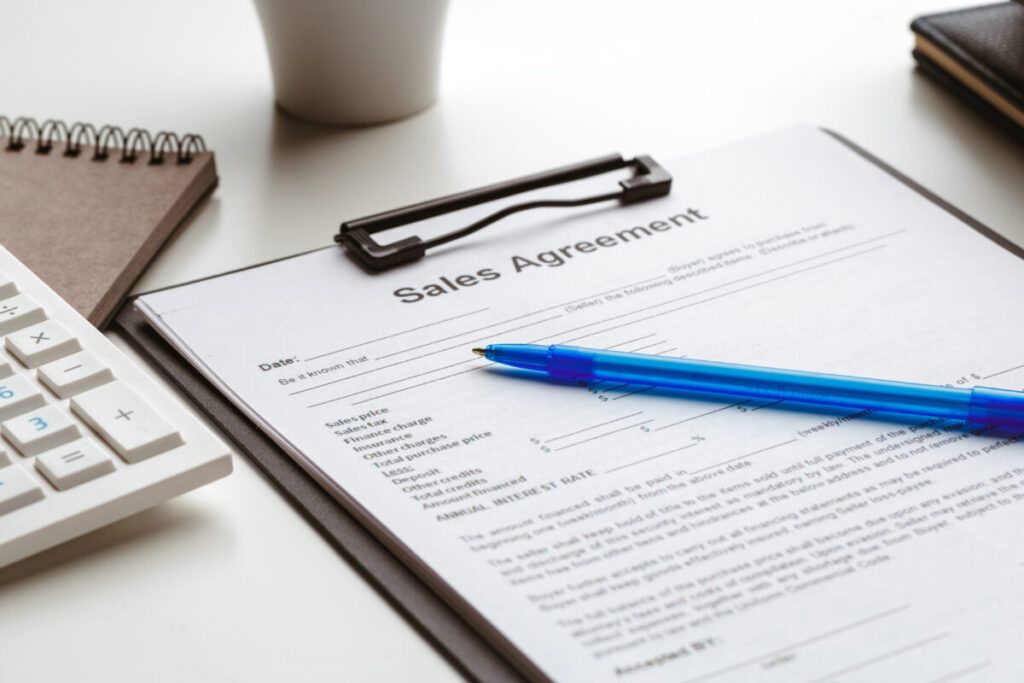 ¿Cómo puedo verificar la legalidad de un piso antes de comprarlo?