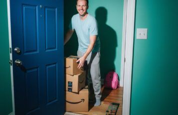 ¿Dónde podemos dejar un paquete que hemos recibido si no estamos en casa?